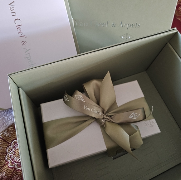 VAN CLEEF & ARPELS 18K White Gold Guilloche Vintage Alhambra Bracelet 5motif - Picture 14 of 16